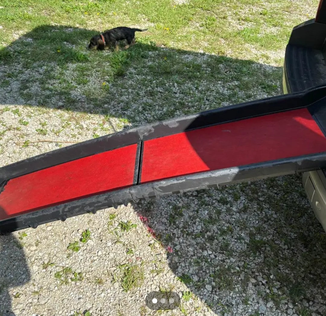 Dog ramp . Deluxe folding wide loader